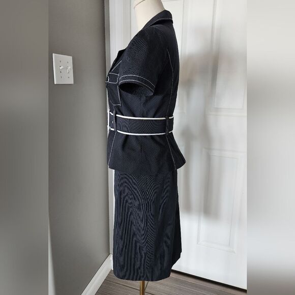 Suzy Shier Navy Pinstripe skirt suit - jacket is a 5/6 and Skirt is a size 0 - Picture 4 of 15